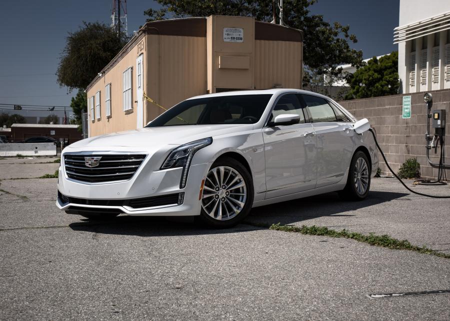  Cadillac CT6 Plug-In Hybrid 2016 года  (NA) (фото 27 из 29)